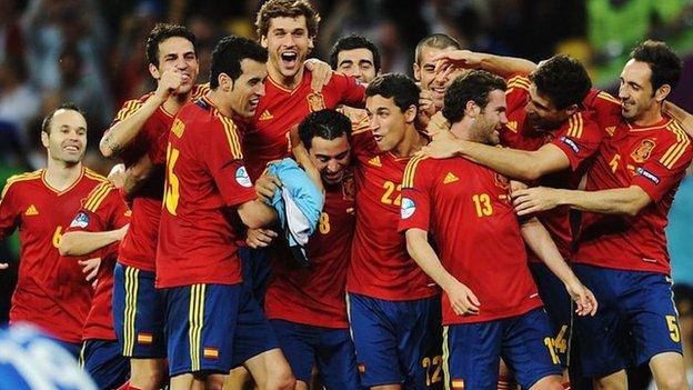 Spain celebrate at Euro 2012