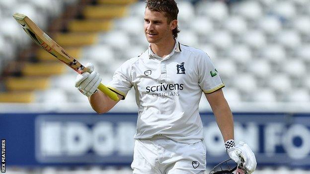 Warwickshire's Sam Hain reached 1,000 County Championship runs in a season for the first time