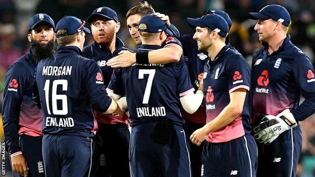 England celebrate in Sydney