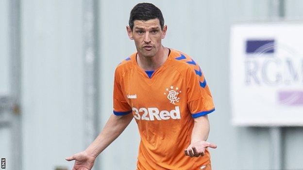 Graham Dorrans in action for Rangers