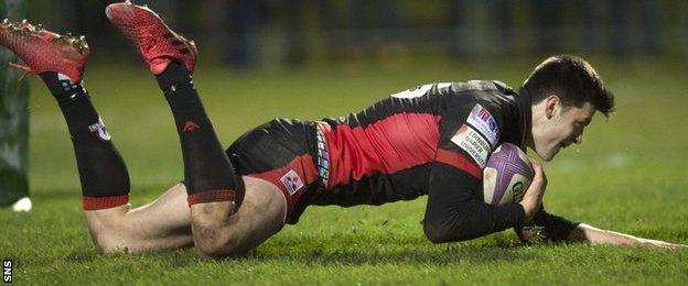 Blair Kinghorn goes over for Edinburgh's second try