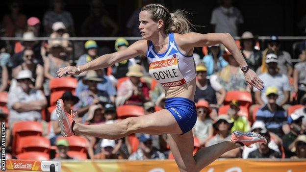 Eilidh Doyle competes at the 2018 Commonwealth Games