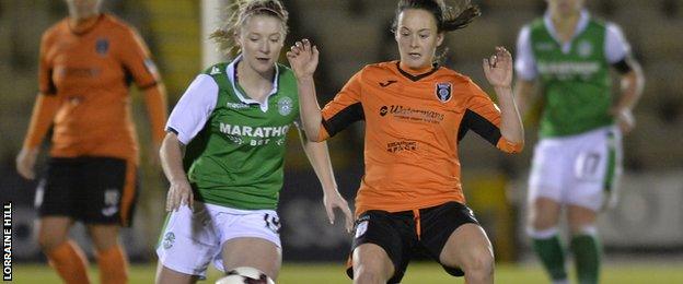 Hibernians Chelsea Cornet battles with Glasgow City's Abbi Grant