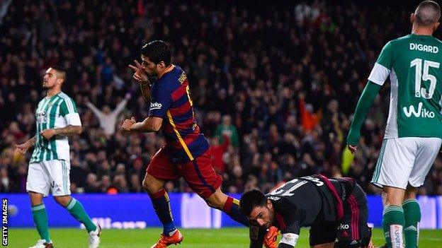 Louis Suarez celebrates scoring against Real Betis