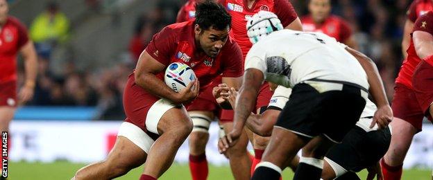 Billy Vunipola scoring England's fourth try against Fiji