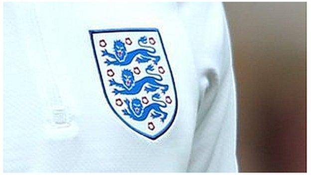 England badge on shirt