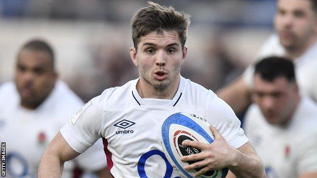 Harry Randall runs with the ball