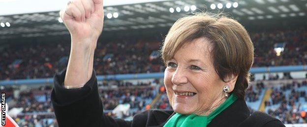 Delia Smith celebrates Norwich winning the Championship title