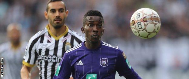 Henry Onyekuru in action for Eupen