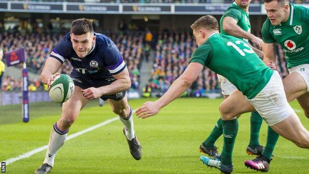 Blair Kinghorn scores for Scotland against Ireland