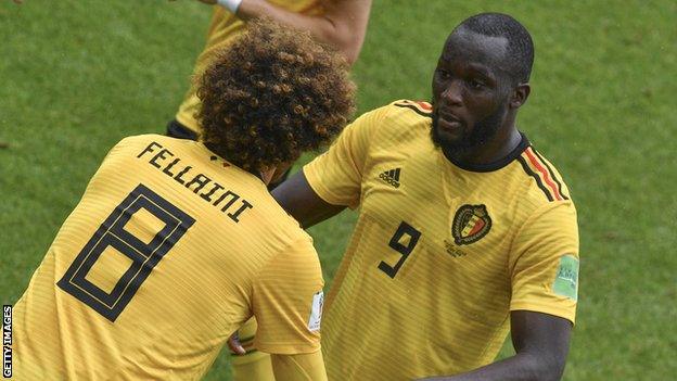 Romelu Lukaku (right)