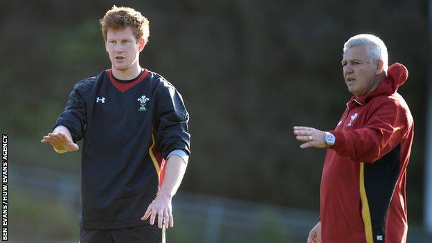 Rhys Patchell and Wales coach Warren Gatland