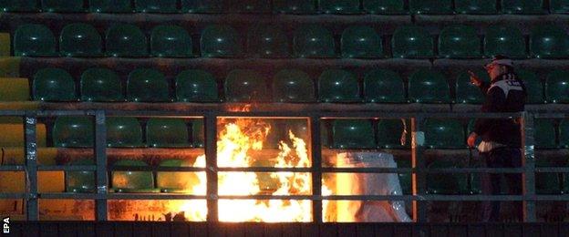 Crowd trouble at Palermo v Lazio