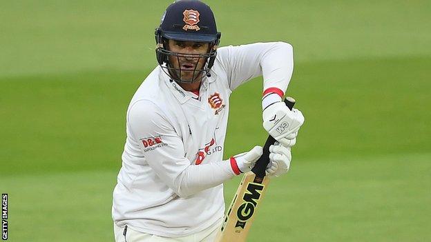 Ryan ten Doeschate in action for Essex