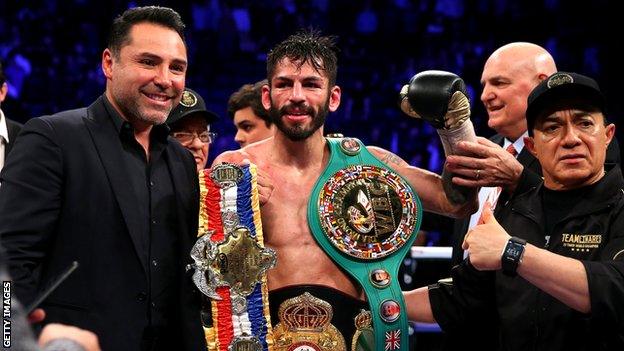 Jorge Linares is promoted by Oscar De La Hoya (left) and has won world titles at three weights