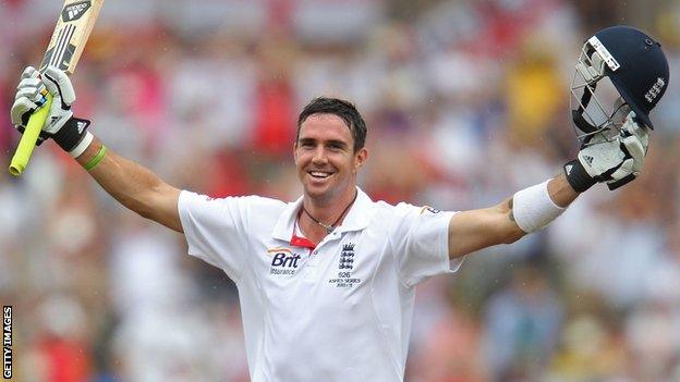 Kevin Pietersen celebrates a century