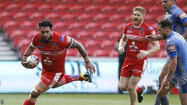 Ben Murdoch-Masila scores