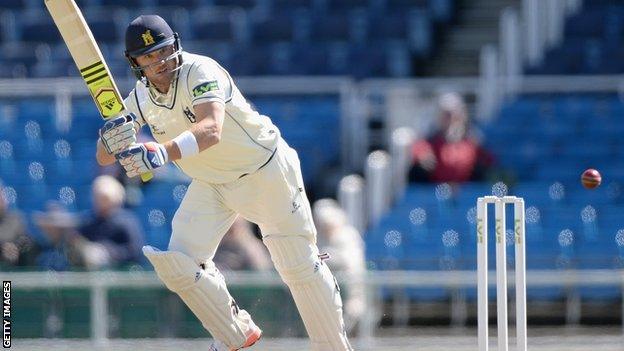 Warwickshire batsman Laurie Evans