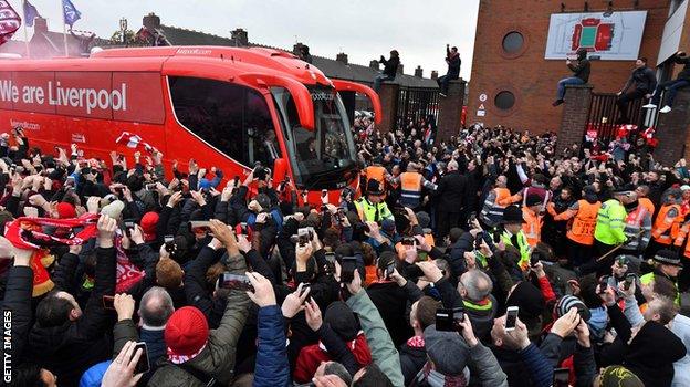 Liverpool bus