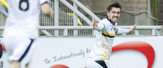 Dumbarton's David Smith celebrates