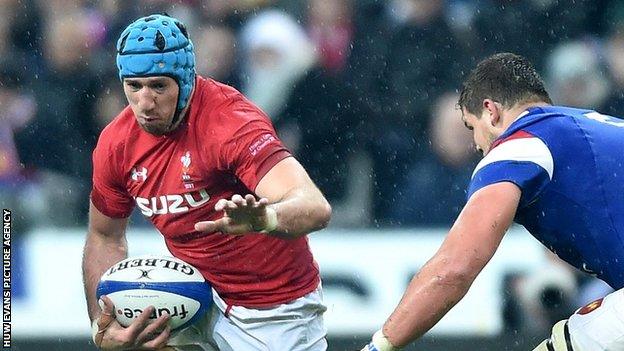 Justin Tipuric in action for Wales against France in the 2019 Six Nations championship