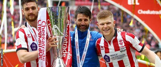 Lincoln City win the Checkatrade Trophy