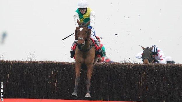 Cloth Cap won the Ladbrokes Trophy at Newbury