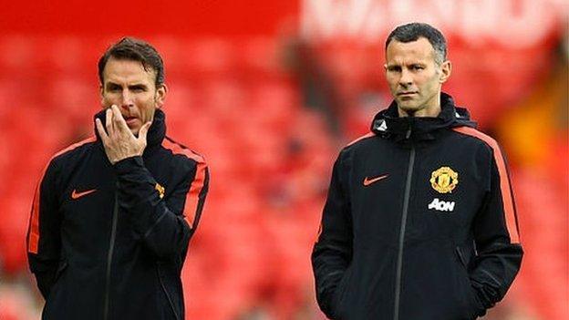 Albert Stuivenberg a Ryan Giggs