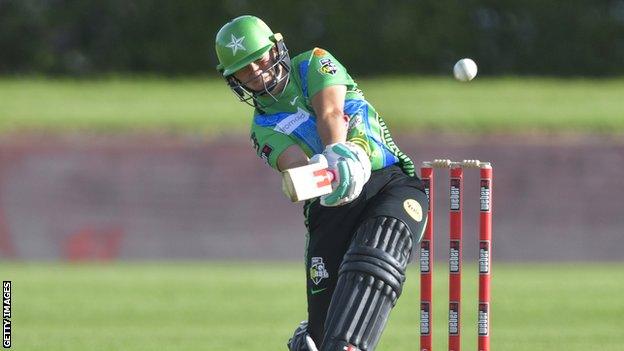 Alice Capsey batting for Melbourne Stars