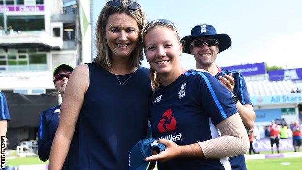 Charlotte Edwards presents Katie George with her England cap on ODI debut