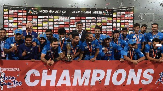 India celebrate with the Asia Cup