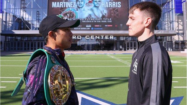 Champion Julio Cesar Martinez (left) & challenger Jay Harris