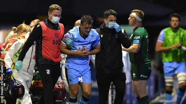 Wales fly-half Jarrod Evans leaves the field against Connacht