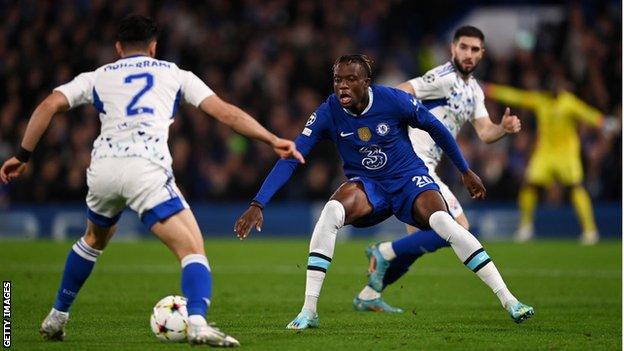 Denis Zakaria in action against Dinamo Zagreb