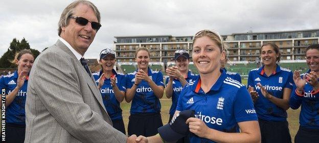 Heather Knight receives her 50th ODI cap from ECB president Giles Clarke