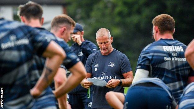 Stuart Lancaster with his Leinster players