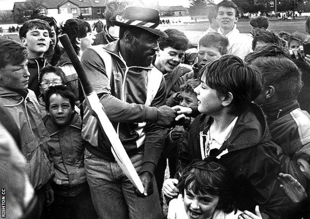 Viv Richards playing for Rishton