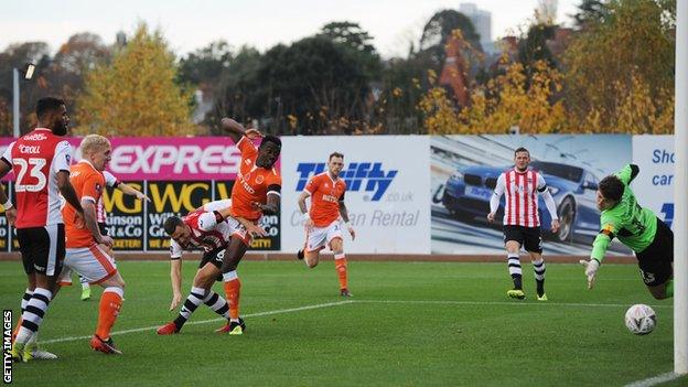 Joe Dodoo scores for Blackpool