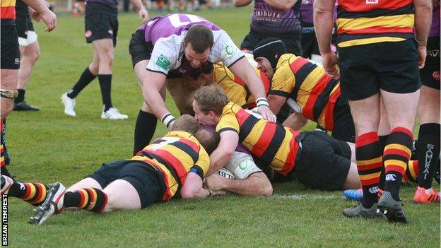 Tom Duncan scores for Cornish Pirates