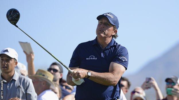 Phil Mickelson in final-round action at TPC Scottsdale