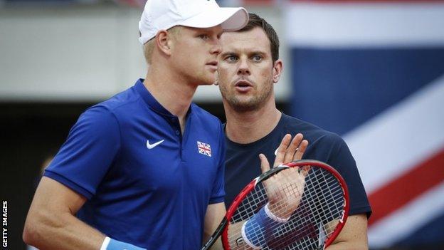 Kyle Edmund (left) and GB captain Leon Smith