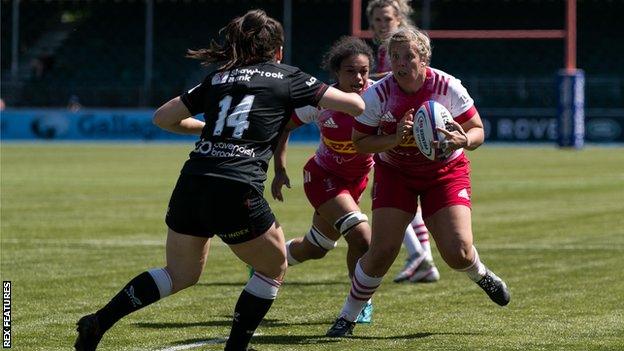 Vickii Cornborough with the ball for Harlequins