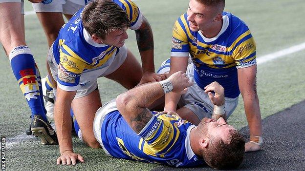 Richie Myler scores for Leeds