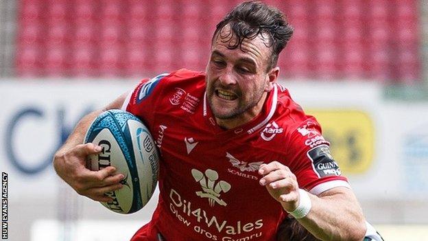 Ryan Conbeer attacks for Scarlets