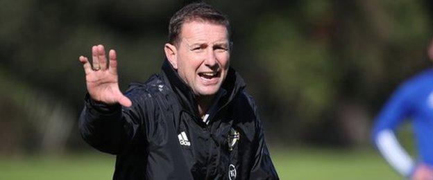 Ian Baraclough leads Northern Ireland training