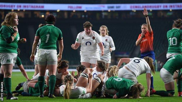 England score their first try against Ireland at Twickenham