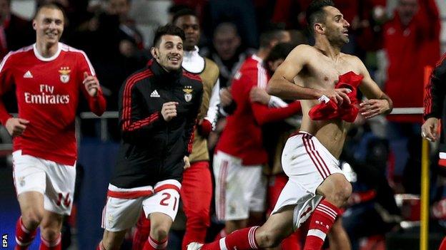 Jonas celebrates scoring for Benfica