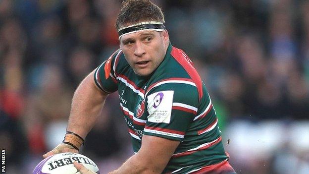 Tom Youngs carries the ball for Leicester