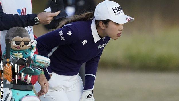 Yealimi Noh lines up a putt on day two of the LPGA Volunteers of America Classic