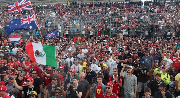 Australian Grand Prix fans